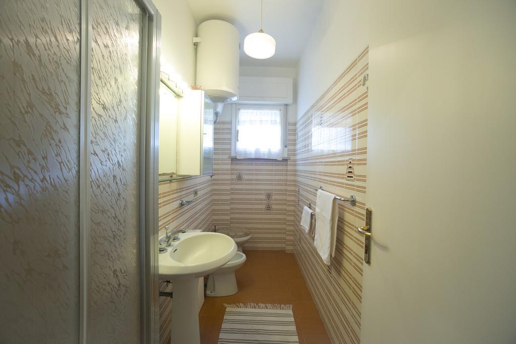 Talamone Apartment Номер фото